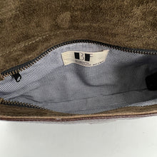 Load image into Gallery viewer, Sac Bandoulière Pochette en Cuir Marron
