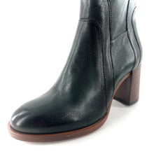 Load image into Gallery viewer, Boots Talon en Cuir Vert Foncé
