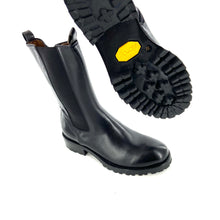 Charger l&#39;image dans la galerie, Boots Semelle Crantée Tige Haute en Cuir Noir
