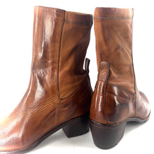 Load image into Gallery viewer, Boots Zippé en Cuir et Cuir Stretch Cognac
