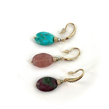 Charger l'image dans la galerie, Boucle d'Oreille ELIXIR en Plaqué Or et Quartz Fraise Rose
