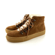 Load image into Gallery viewer, Chaussure Lacets Fourrée LAYLA en Daim Camel
