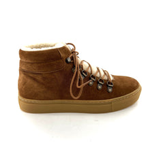 Load image into Gallery viewer, Chaussure Lacets Fourrée LAYLA en Daim Camel
