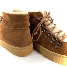 Load image into Gallery viewer, Chaussure Lacets Fourrée LAYLA en Daim Camel
