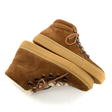 Load image into Gallery viewer, Chaussure Lacets Fourrée LAYLA en Daim Camel
