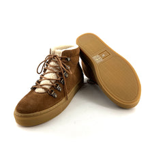 Load image into Gallery viewer, Chaussure Lacets Fourrée LAYLA en Daim Camel
