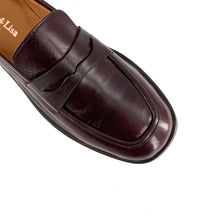 Load image into Gallery viewer, Mocassin en Cuir Bordeaux
