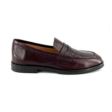 Load image into Gallery viewer, Mocassin en Cuir Bordeaux
