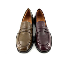 Charger l'image dans la galerie, Mocassin Ultra-Souple en Cuir Kaki
