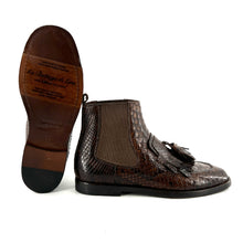Load image into Gallery viewer, Boots Élastiqué Façon Mocassin en Python Marron
