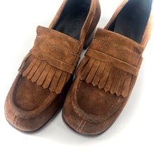 Charger l'image dans la galerie, Mocassin Petit Talon Trotteur Patte Frangée en Daim Café
