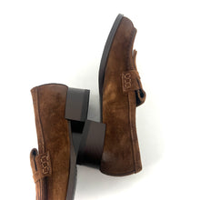 Charger l'image dans la galerie, Mocassin Petit Talon Trotteur Patte Frangée en Daim Café
