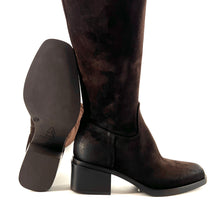 Load image into Gallery viewer, Botte Talon Trotteur en Daim Chocolat
