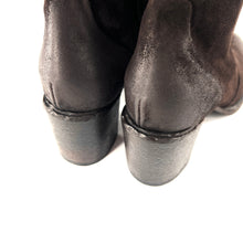 Load image into Gallery viewer, Boots Talon Zippé Intérieur en Daim Chocolat
