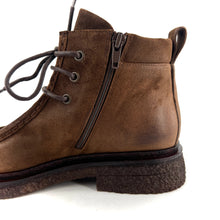 Charger l&#39;image dans la galerie, Derby Semi-Montant &quot;Esprit Paraboot&quot; en Daim Marron
