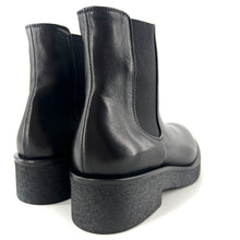Charger l&#39;image dans la galerie, Chelsea Boots Semelle Épaisse en Crêpe en Cuir Ultra-Souple Noir
