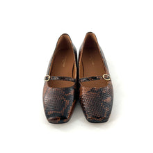 Load image into Gallery viewer, Ballerine ROXANE en Cuir Imprimé Python Camel
