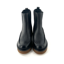 Load image into Gallery viewer, Chelsea Boots CASSIE Semelle Crêpe en Cuir Grainé Noir
