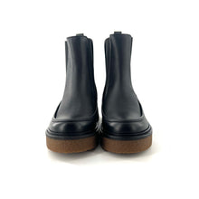 Load image into Gallery viewer, Chelsea Boots CASSIE Semelle Crêpe en Cuir Grainé Noir
