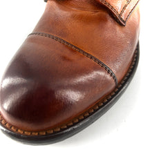 Load image into Gallery viewer, Chaussure Lacets Montante en Cuir Cognac Patiné
