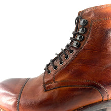 Load image into Gallery viewer, Chaussure Lacets Montante en Cuir Cognac Patiné
