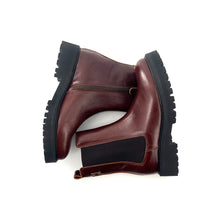 Load image into Gallery viewer, Boots Semelle Crantée JOYCE en Cuir Glacé Whisky
