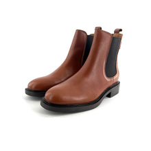 Load image into Gallery viewer, Chelsea Boots MAXINE en Cuir Cognac
