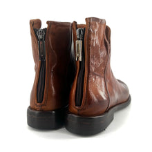 Load image into Gallery viewer, Boots Zippé Arrière en Cuir Cognac Veiné
