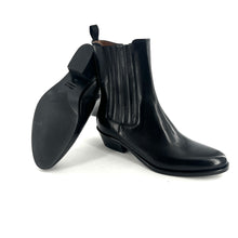 Load image into Gallery viewer, Boots Talon Biseauté Zippé Intérieur en Cuir Noir
