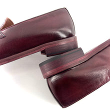 Load image into Gallery viewer, Mocassin en Cuir Bordeaux Foncé
