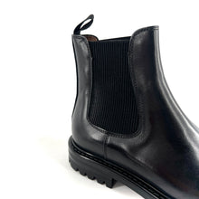 Load image into Gallery viewer, Chelsea Boots Fine Semelle Crantée en Cuir Noir
