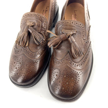 Load image into Gallery viewer, Mocassin à Pompons et Bout Fleuri en Cuir Marron
