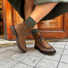 Load image into Gallery viewer, Derby Semi-Montant &quot;Esprit Paraboot&quot; en Daim Marron
