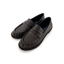 Load image into Gallery viewer, Mocassin en Cuir Marron Ultra Souple
