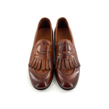 Load image into Gallery viewer, Mocassin Frangé en Cuir Camel
