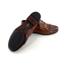 Load image into Gallery viewer, Mocassin Frangé en Cuir Camel
