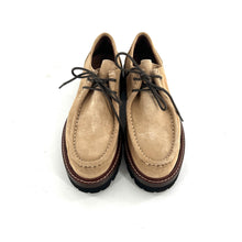 Load image into Gallery viewer, Derby Semelle Crantée Esprit Paraboot en Daim Beige
