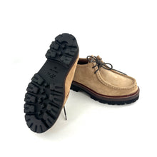 Load image into Gallery viewer, Derby Semelle Crantée Esprit Paraboot en Daim Beige
