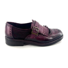 Charger l&#39;image dans la galerie, Chaussure à Boucle Bout Fleuri Patte Frangée Bi-Matière Bordeaux

