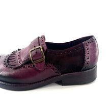 Charger l&#39;image dans la galerie, Chaussure à Boucle Bout Fleuri Patte Frangée Bi-Matière Bordeaux
