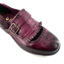 Charger l&#39;image dans la galerie, Chaussure à Boucle Bout Fleuri Patte Frangée Bi-Matière Bordeaux
