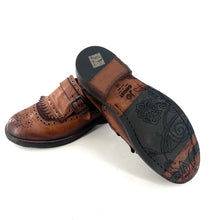 Load image into Gallery viewer, Chaussure à Boucle Bout Fleuri Patte Frangée Bi-Matière Camel
