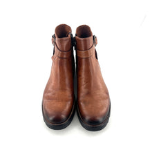 Load image into Gallery viewer, Boots Semelle Crantée Boucle Cheville en Cuir Camel
