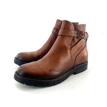 Load image into Gallery viewer, Boots Semelle Crantée Boucle Cheville en Cuir Camel
