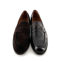 Load image into Gallery viewer, Mocassin en Daim Marron Foncé
