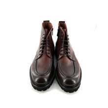 Load image into Gallery viewer, Chaussure Lacets Montante Zippée Intérieur Semelle Crantée en Cuir Camel
