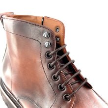 Load image into Gallery viewer, Chaussure Lacets Montante Zippée Intérieur Semelle Crantée en Cuir Camel
