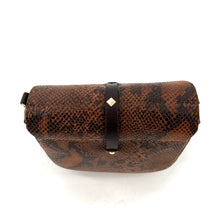 Load image into Gallery viewer, Sac LE SAB JUNE en Cuir Imprimé Serpent et Cuir Chocolat
