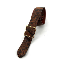Load image into Gallery viewer, Ceinture LA BAYARD en Cuir Imprimé Serpent
