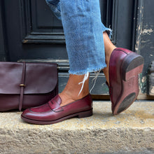 Charger l'image dans la galerie, Mocassin en Cuir Bordeaux Foncé

